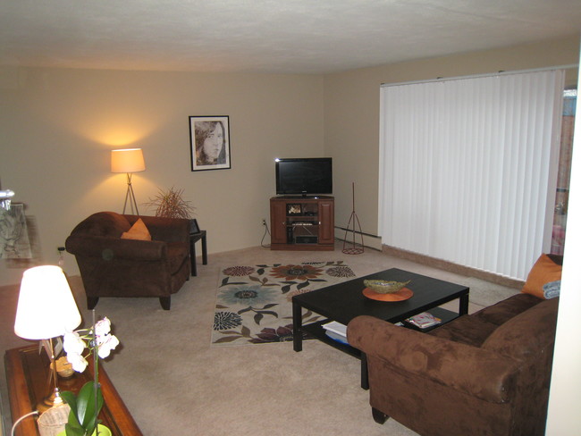 Living room - 120 N Bethlehem Pike