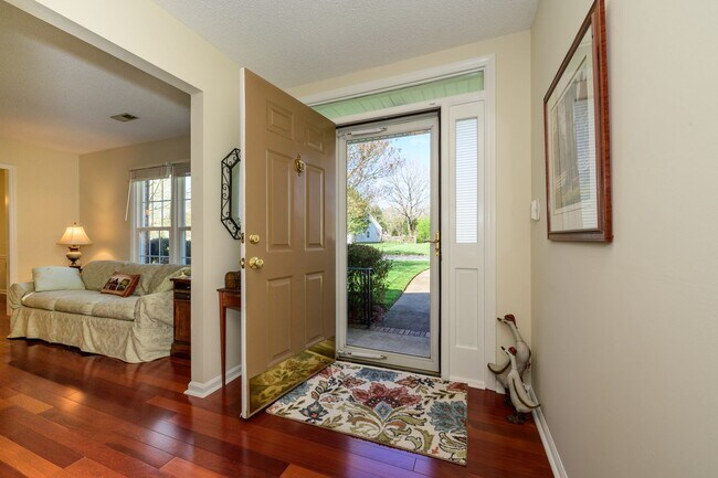 Building Photo - Charming home located in the heart of Char...