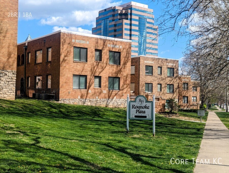 Primary Photo - Roanoke Plaza Renovated 2 Bed