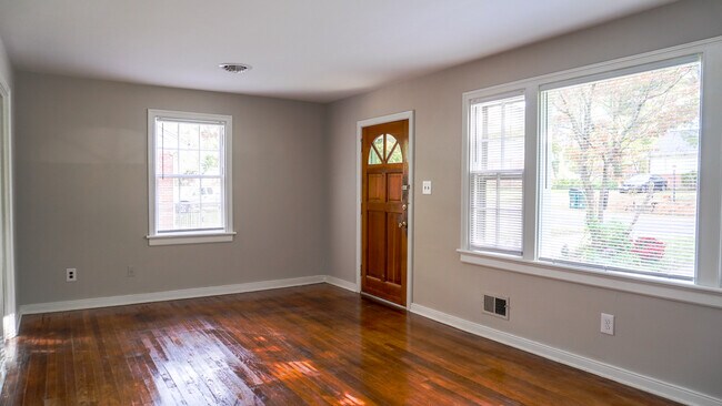 Foto del edificio - 1710 Glenview Rd