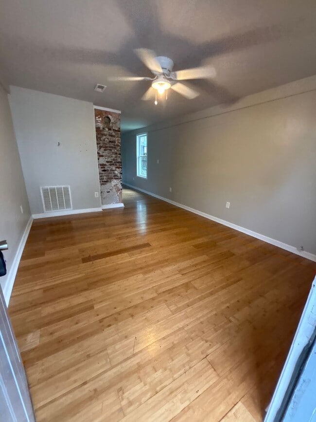 Photo - 606 N Upper St House