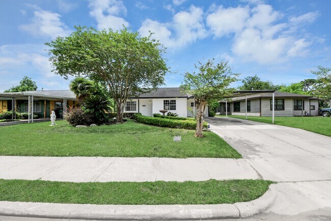 Building Photo - 3714 Florinda St