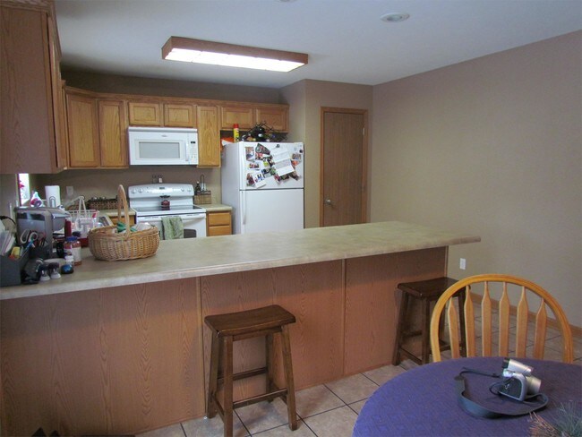 Building Photo - 1504 Brookside Dr