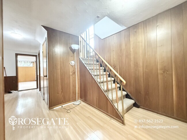 Photo du bâtiment - 1-Bedroom Basement Apartment with Internet, Parking & Locker – Scarborough