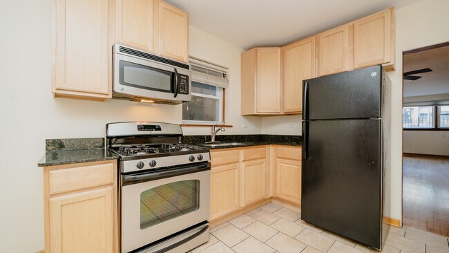 Building Photo - 1235 W Ohio St
