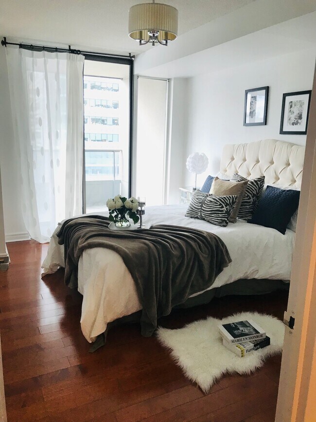 Photo du bâtiment - 750 Bay St