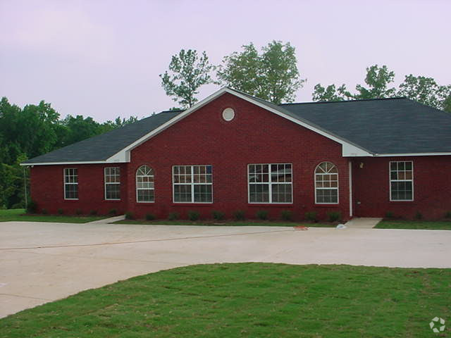Building Photo - 1990 Woodview Ct