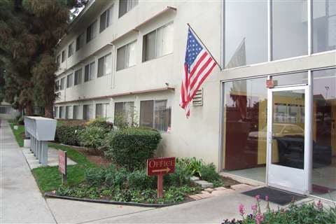 Building Photo - 1544 E Fedora Ave