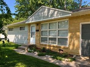 Building Photo - 7702 E 112th St