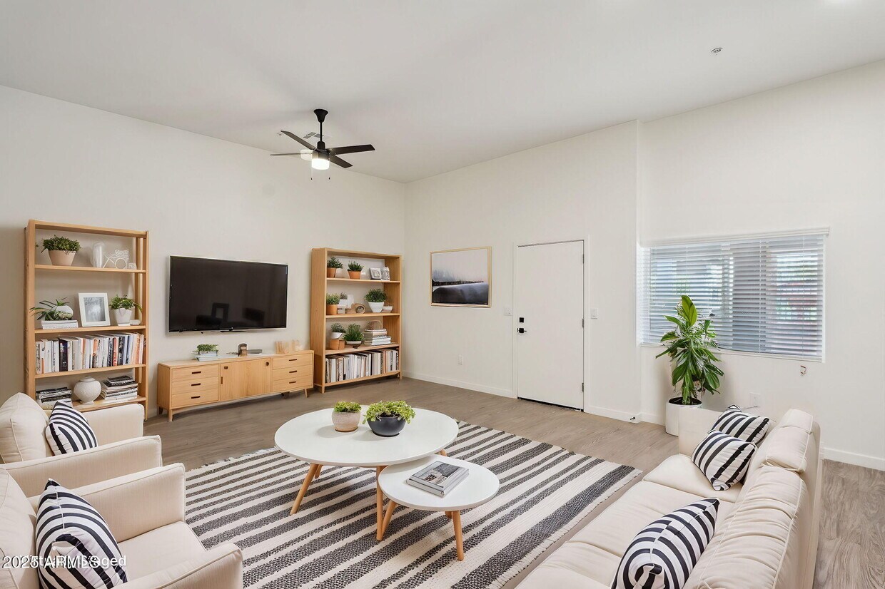 Foto principal - 3031 W Northern Ave