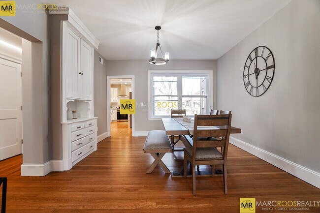 Building Photo - 187 Babcock St