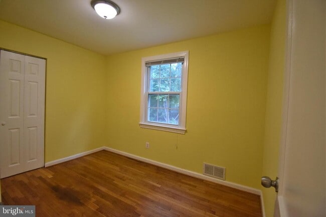 Building Photo - 7804 Ridgewood Dr