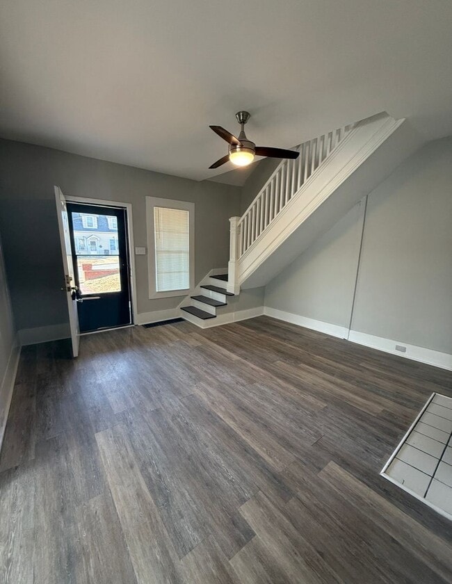 Building Photo - Close To Downtown & Vibrant Winston Attractions!!