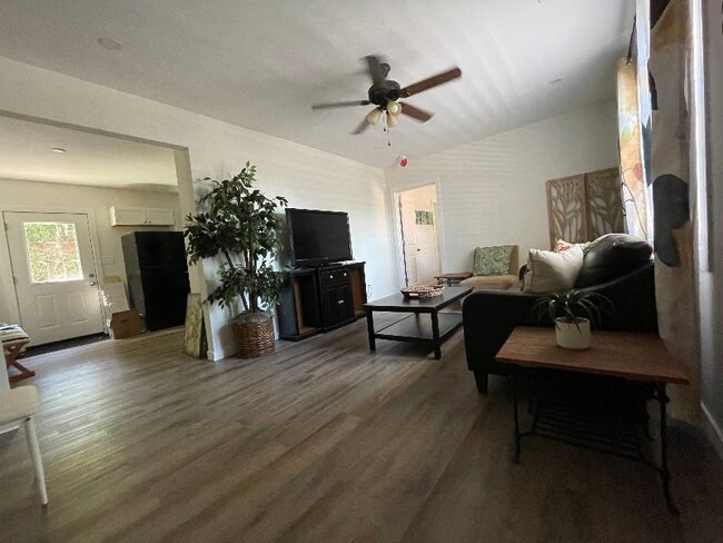 Foto del edificio - 12 Morningside Dr SW