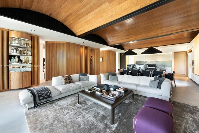 Foto del edificio - 8055 Noremac Ave