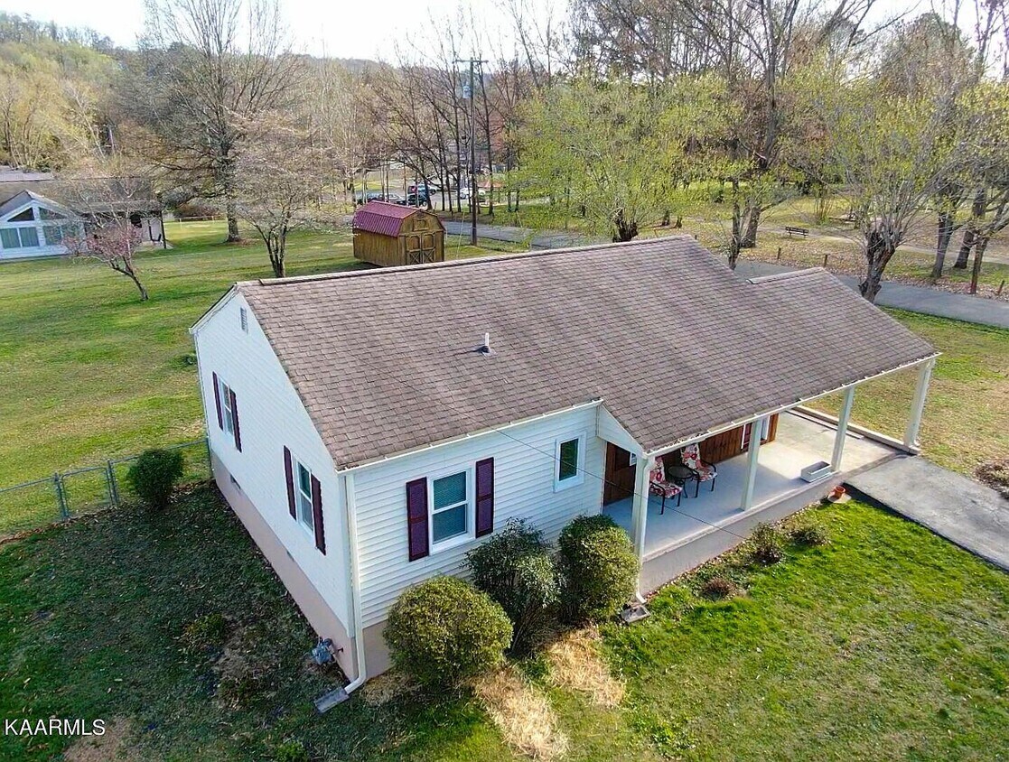 Primary Photo - 2100 Norvell Dr