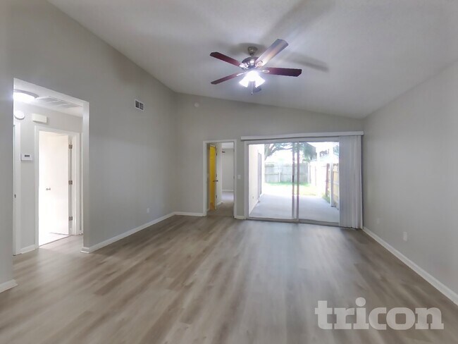 Foto del edificio - 12362 Mastin Cove Rd