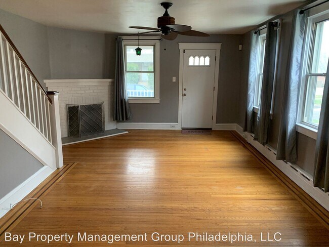 Building Photo - 3 br, 1.5 bath House - 4010 Berry Ave