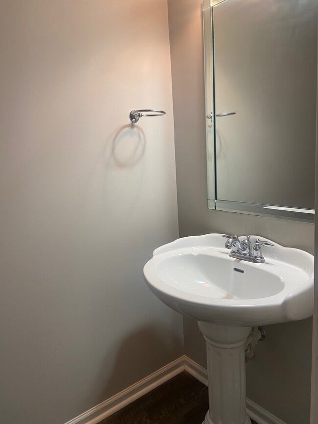 Building Photo - 2291 Ridgemont Dr