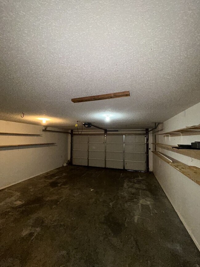 Building Photo - Charming 3-Bed, 2-Bath Home with Garage in...