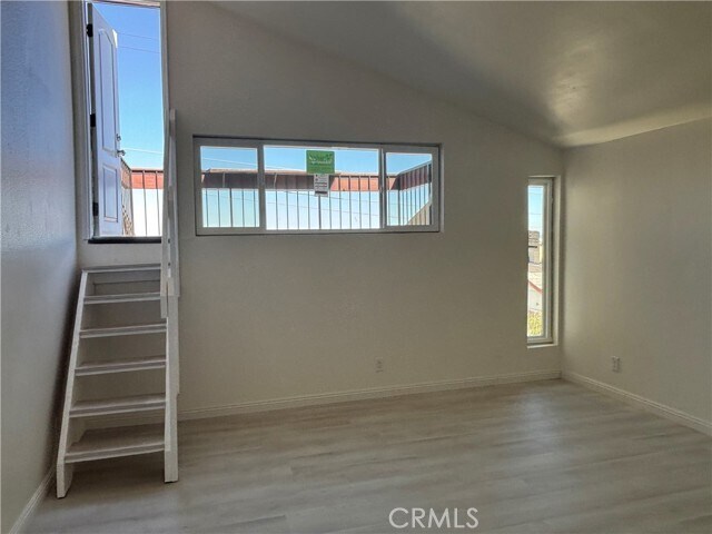 Building Photo - 1022 S Marengo Ave