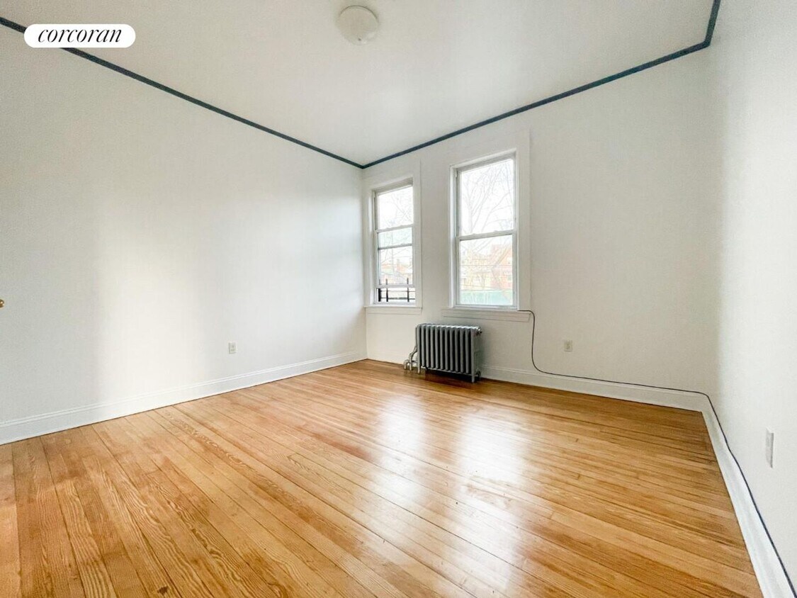Foto principal - 2035 Radcliff Ave
