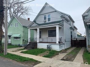 Building Photo - 227 Barnard St