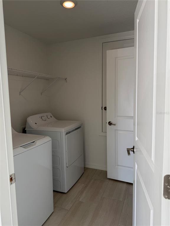 Foto del edificio - 1629 Tropical Oasis Ave