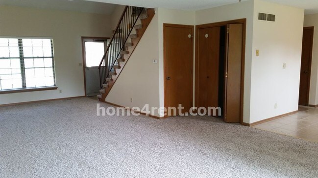 Building Photo - 1364 N Martway Dr