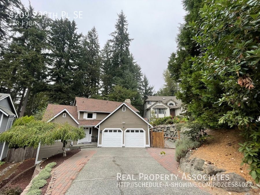 Beautiful Klahanie Home on Huge Lot! House Rental in Issaquah, WA