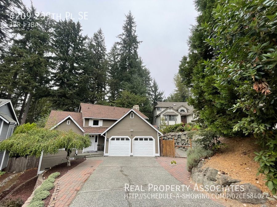 Beautiful Klahanie Home on Huge Lot! House Rental in Issaquah, WA