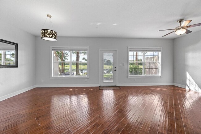 Foto del edificio - 4205 Bamboo Palm Ct