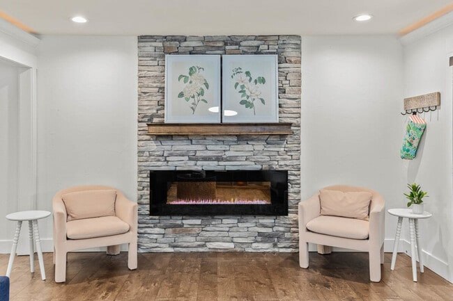 Foto del edificio - 305 NW H St