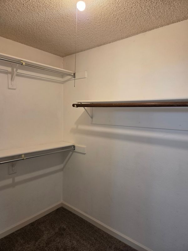 Foto del edificio - 10722 W Berry Ave