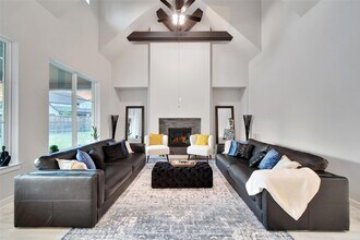 Building Photo - 332 Coldwater Creek Ct