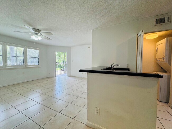 Foto del edificio - 630 S Park Rd