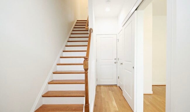 Building Photo - 874 Estes St