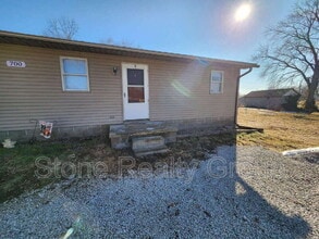 Building Photo - 700 S 7th St