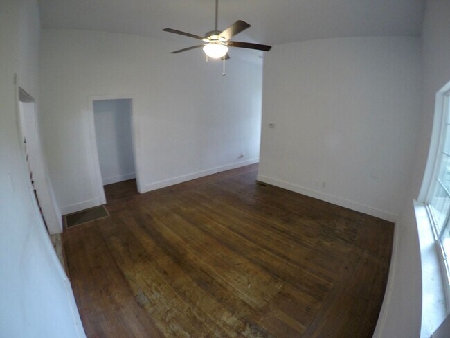 Foto del edificio - recently remodeled and upgraded!