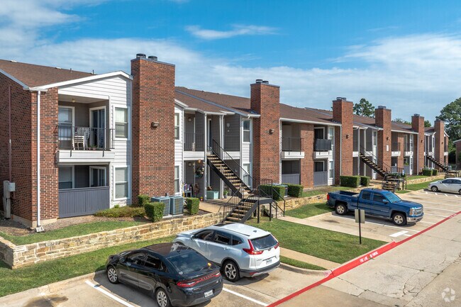 Foto del edificio - Oak Tree Village