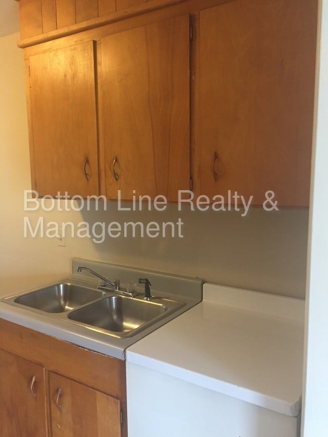 Building Photo - 3101 Girard Ct