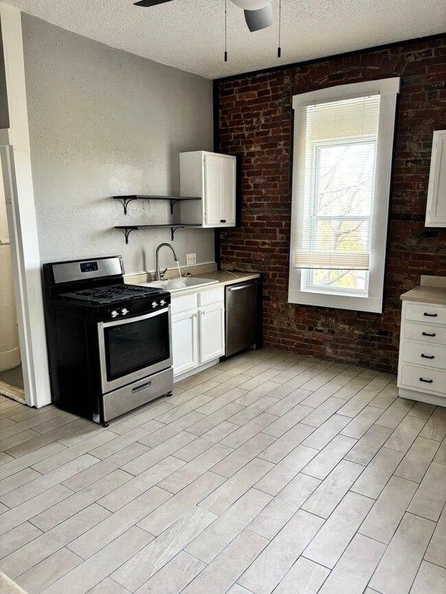 Newly updated kitchen - 2621 Arsenal St