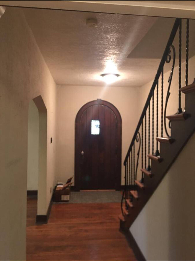 Entry to front door - 4202 Main St