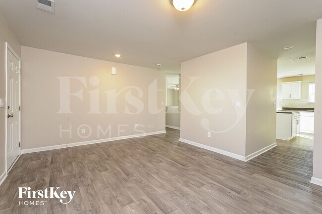 Foto del edificio - 6850 Keeneland Dr