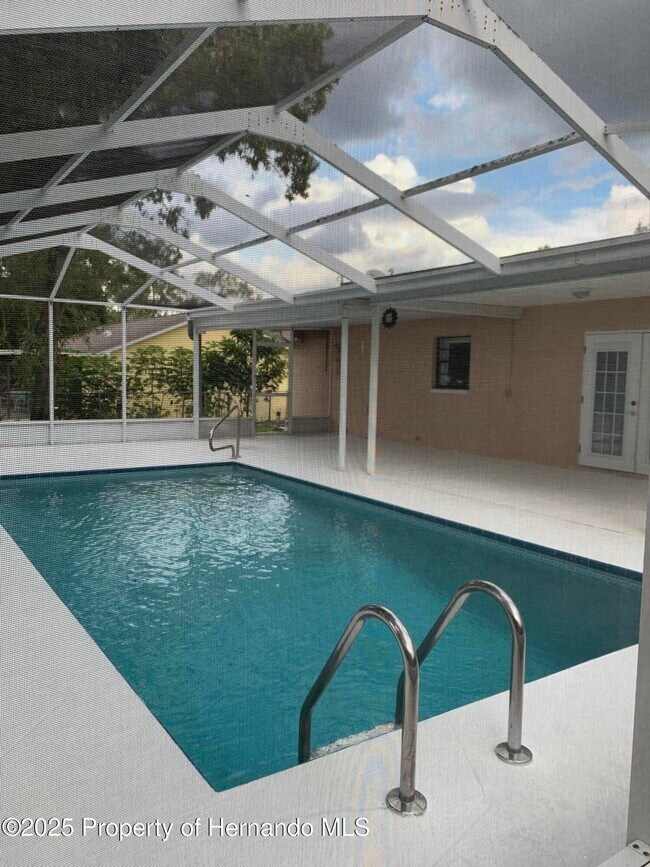 Building Photo - 4143 Montano Ave