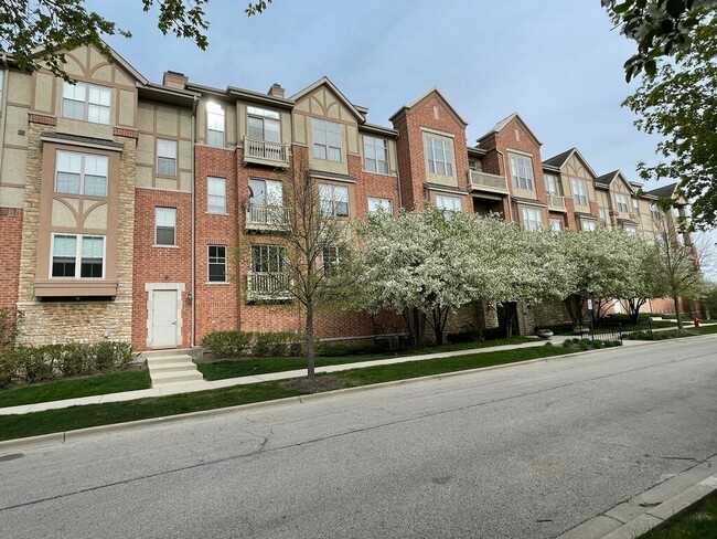 Building Photo - 1781 Tudor Ln