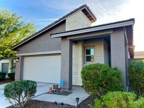 Building Photo - 2126 N Marketside Ave