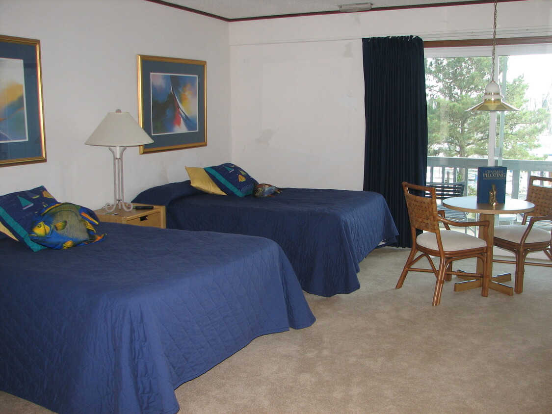 Foto principal - Cozy Waterfront Furnished Condo! 1 BR/2BA!...