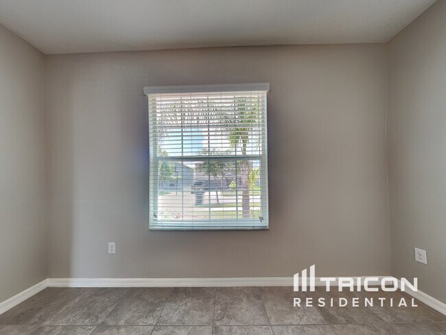 Foto del edificio - 6804 Trent Creek Dr