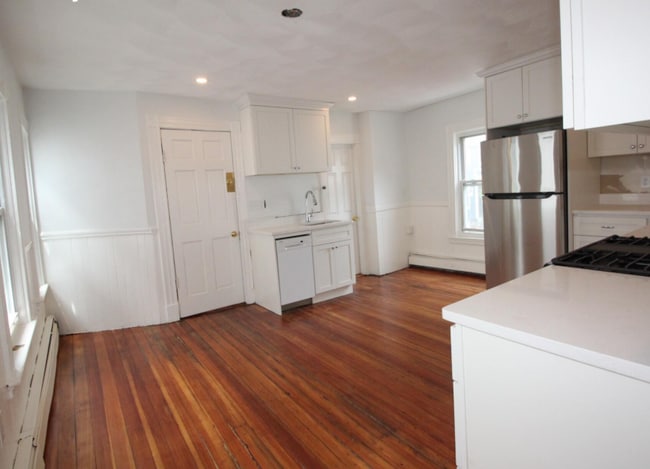 Building Photo - 12 Albion Pl